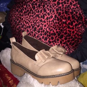 Beautiful Cream Colored Platform Pumps 👡🌟